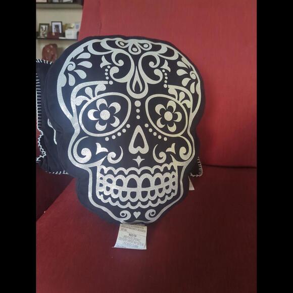 Skull Pillow Set of 2 - Picture 7 of 9